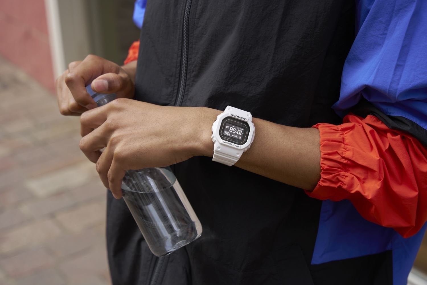G-SHOCK G-SQUAD DW-H5600-7DR Kol Saati
