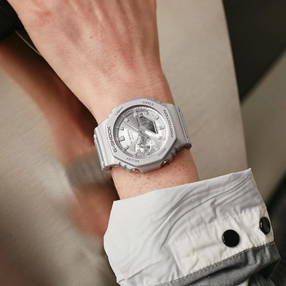 G-SHOCK ICONIC GA-2100FF-8ADR Kol Saati
