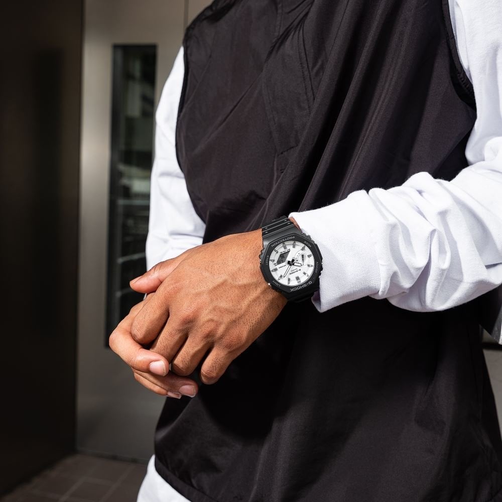G-SHOCK ICONIC GA-2100WD-1ADR Kol Saati